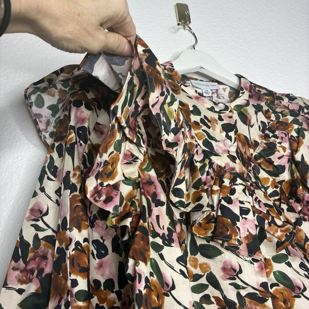 Something Navy Floral Ruffle Blouse in Cream XS NWT - Picture 5 of 13